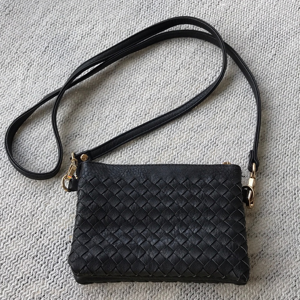 FINAL DISCOUNT Charming Charlie Crossbody